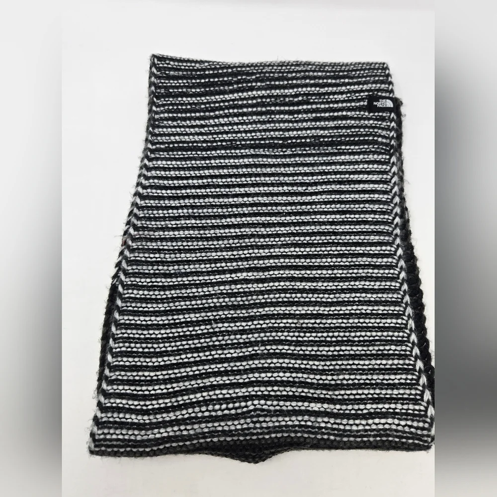 THE NORTH FACE BLACK WHITE GREY KNITWEAR INFINITY SCARF WOMEN OS WINTER COZY